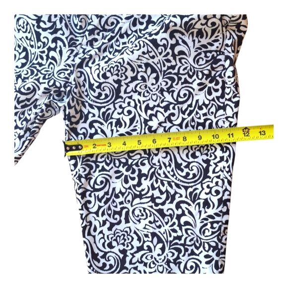 Tommy Hilfiger Slim Stretch Capri Waverly Black White Floral Size 16 Excellent - Picture 11 of 16